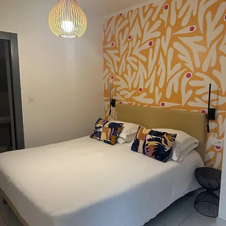 Kyrn Flor - Domaine Sant Antone Bed and Breakfast 4*