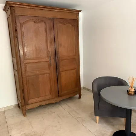 Bed and Breakfast Kyrn Flor - Domaine Sant Antone 4*