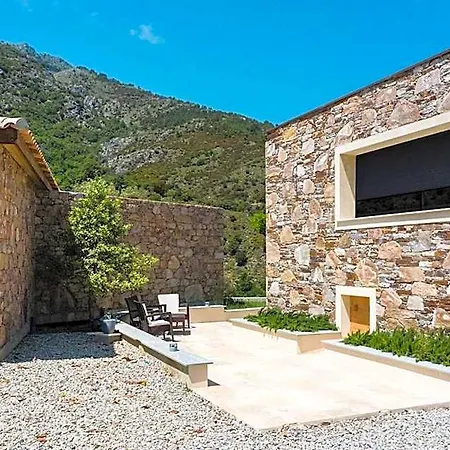 Bed & Breakfast Kyrn Flor - Domaine Sant Antone 4*