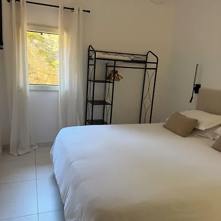 Bed and Breakfast Kyrn Flor - Domaine Sant Antone 4*
