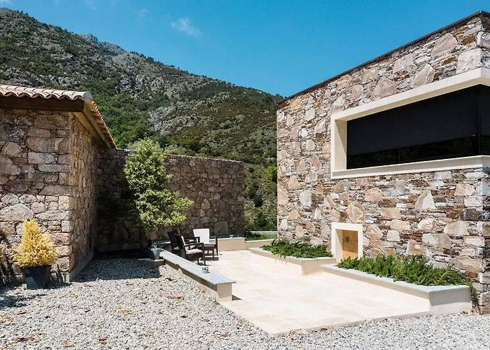 Bed & Breakfast Kyrn Flor - Domaine Sant Antone 4*