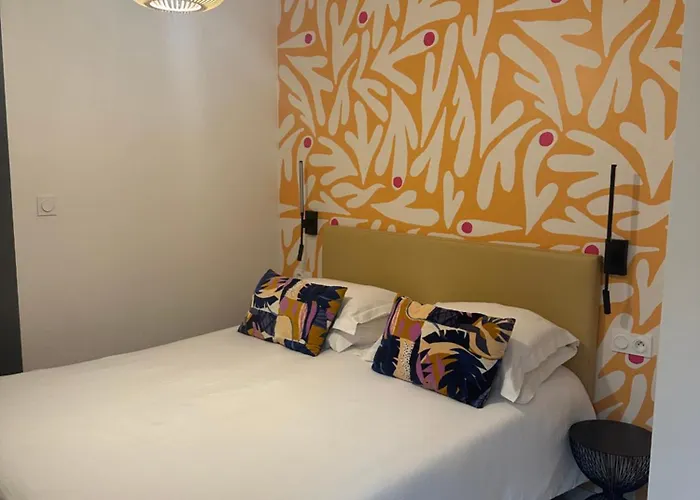 Bed & Breakfast Kyrn Flor - Domaine Sant Antone 4*