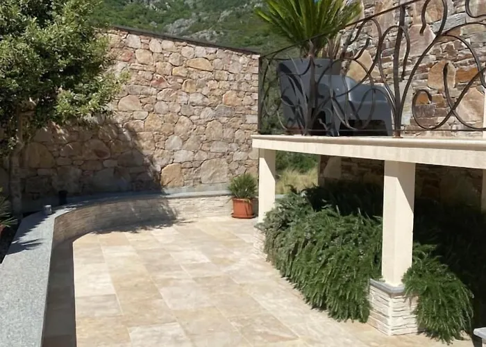 Kyrn Flor - Domaine Sant Antone Panzió